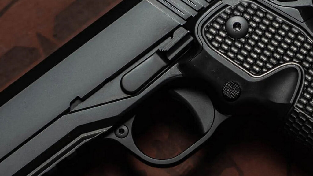 The Cabot Guns Insurrection maintains classic 1911 controls.